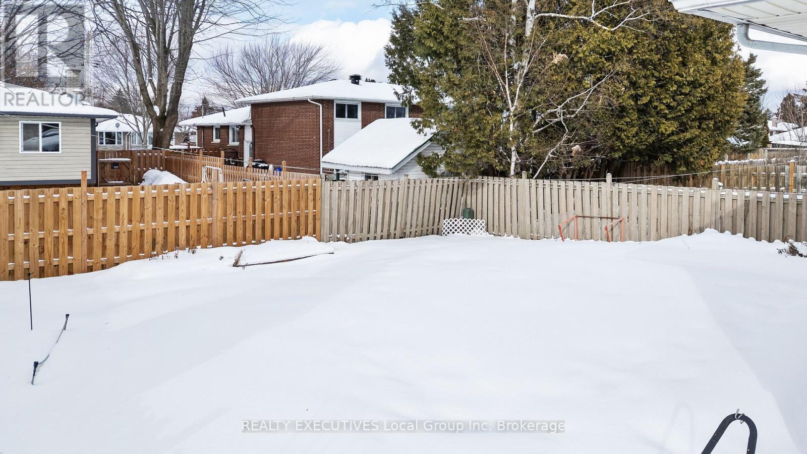 10 Manitou Street, North Bay (Ferris), ON - Outdoor