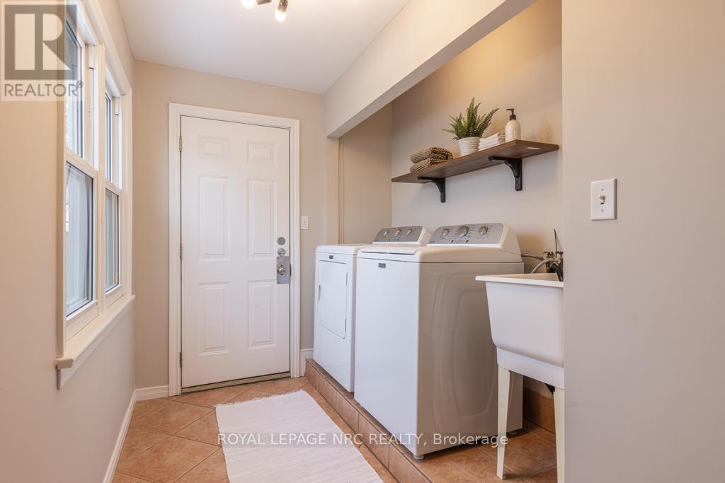 23 Trapnell Street, St. Catharines (E. Chester), ON - Indoor Photo Showing Laundry Room