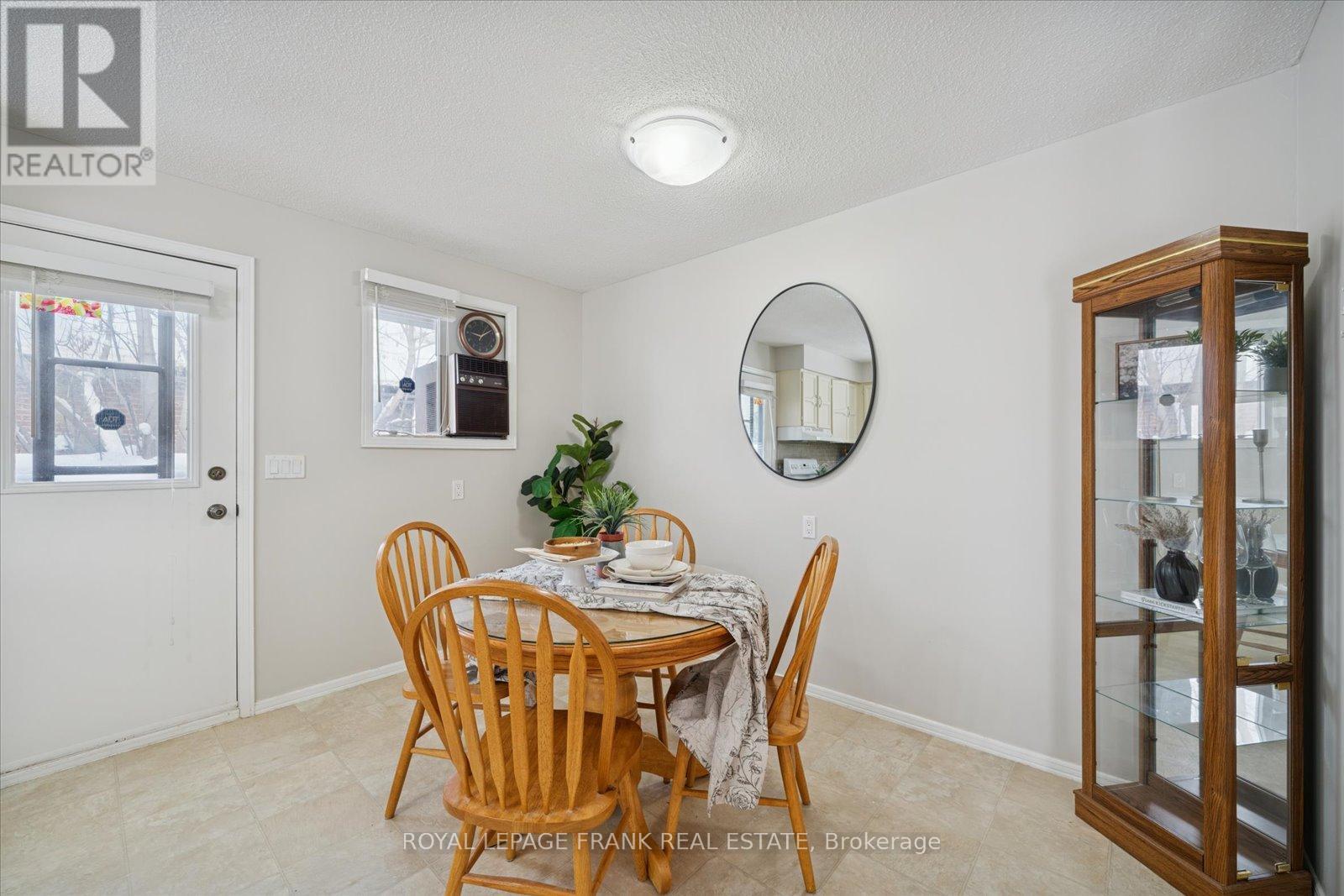 581 Grandview Street S, Oshawa (Donevan), ON - Indoor Photo Showing Dining Room