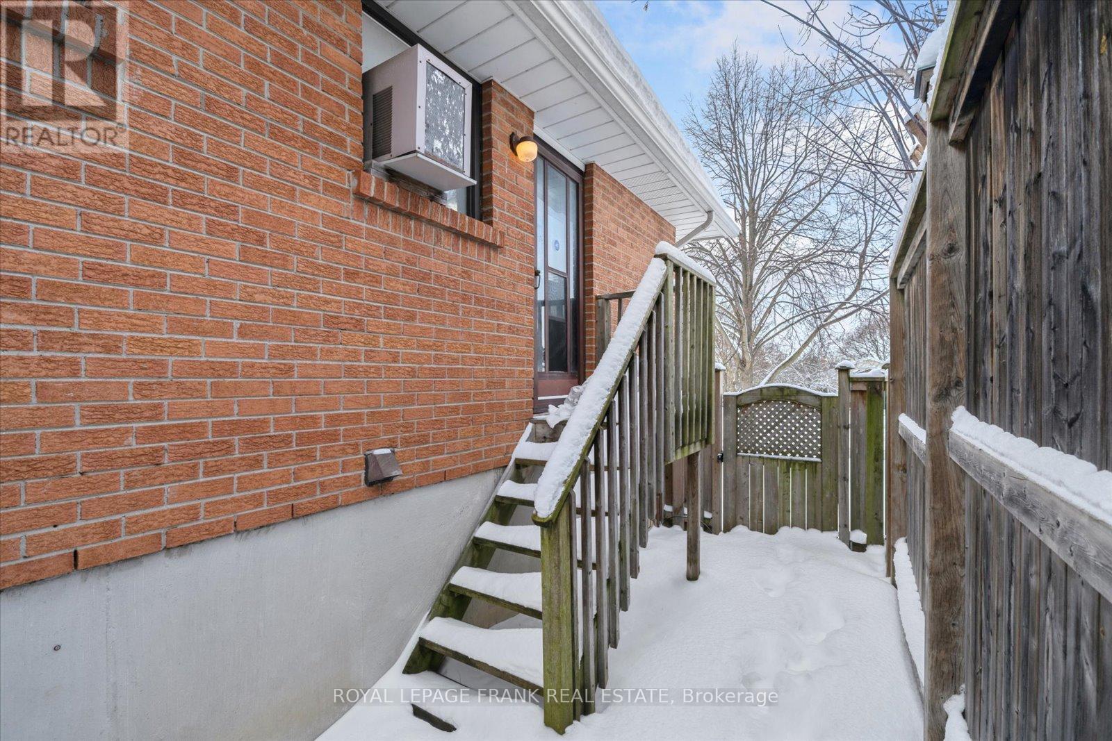 581 Grandview Street S, Oshawa (Donevan), ON - Outdoor With Exterior