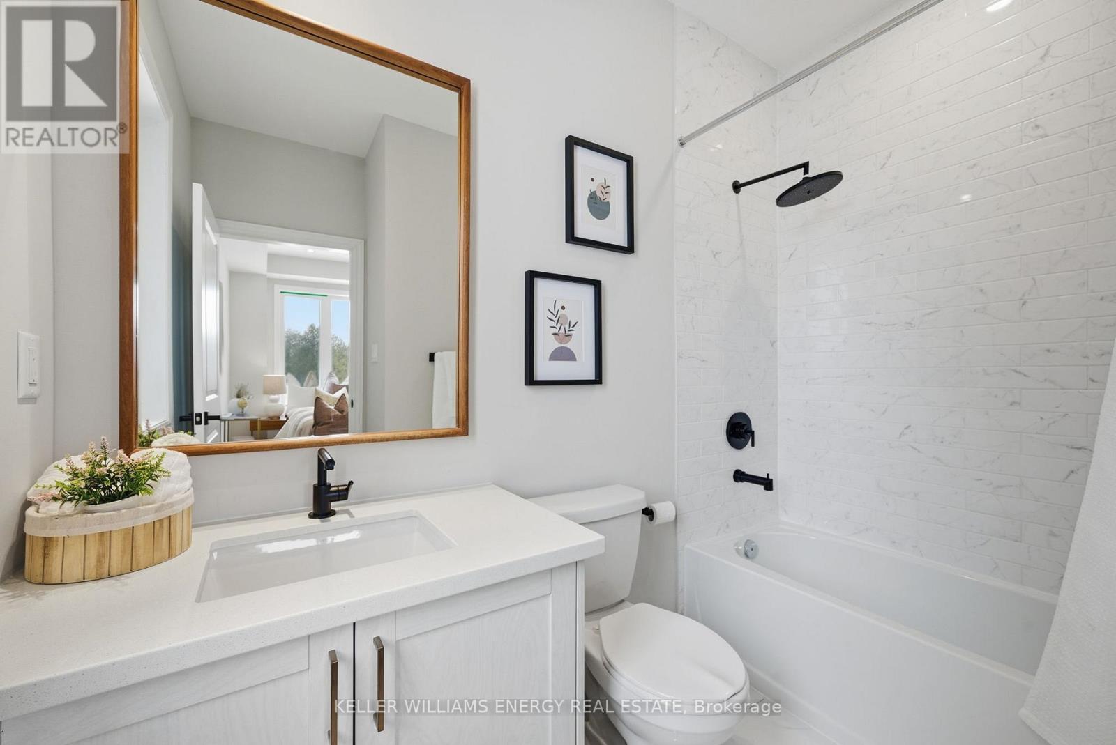 44 Priory Drive, Whitby, ON - Indoor Photo Showing Bathroom