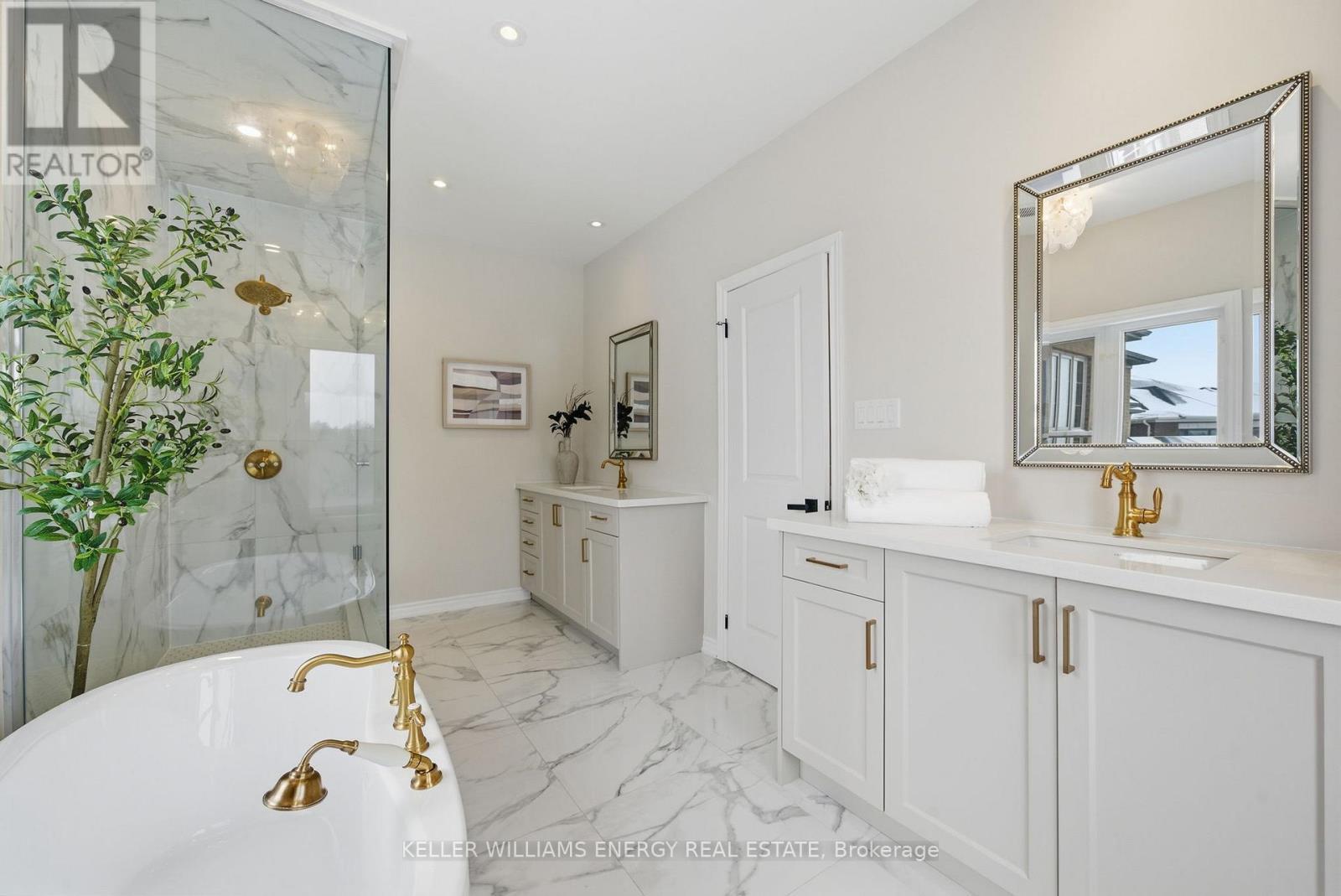 44 Priory Drive, Whitby, ON - Indoor Photo Showing Bathroom