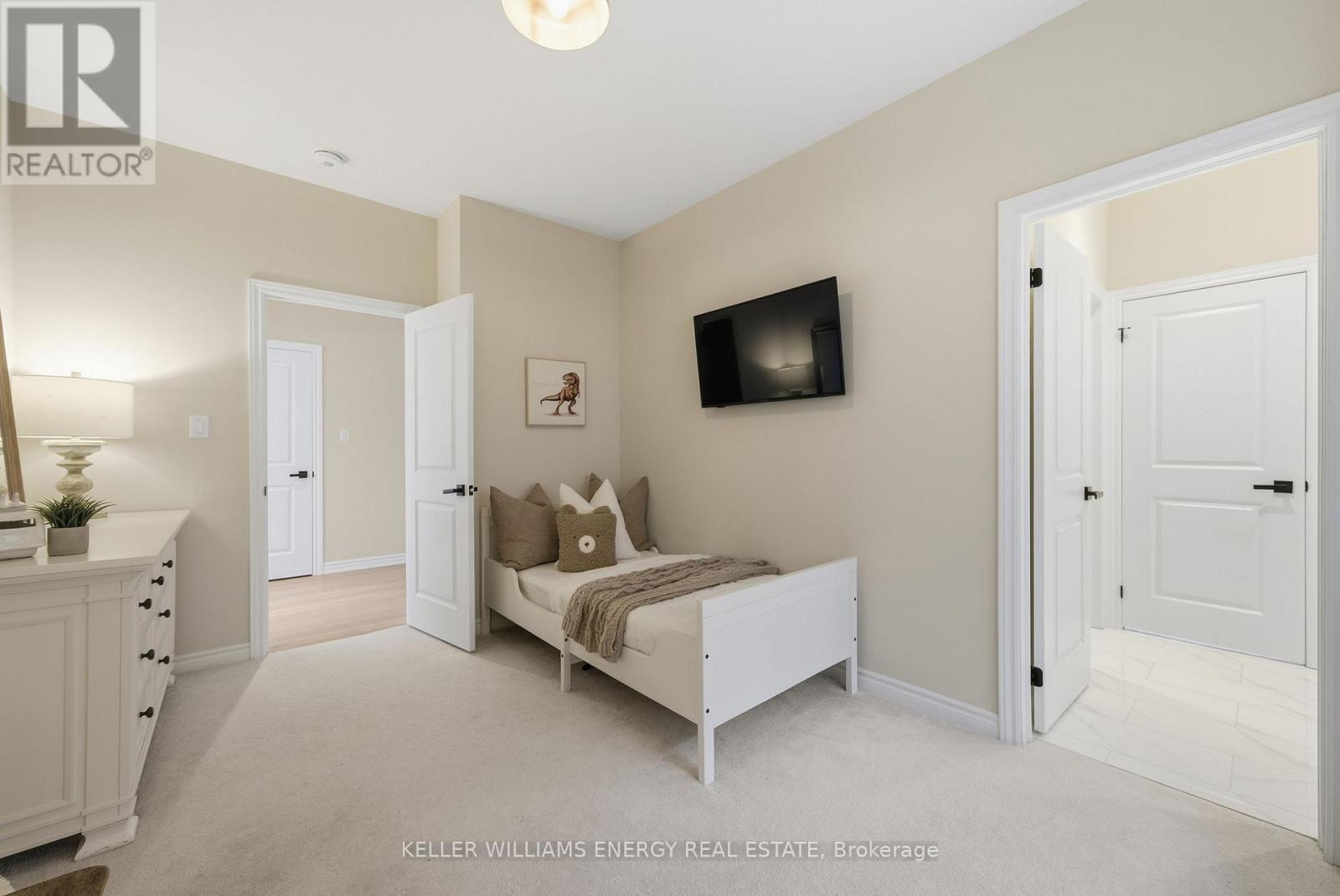 44 Priory Drive, Whitby, ON - Indoor Photo Showing Bedroom