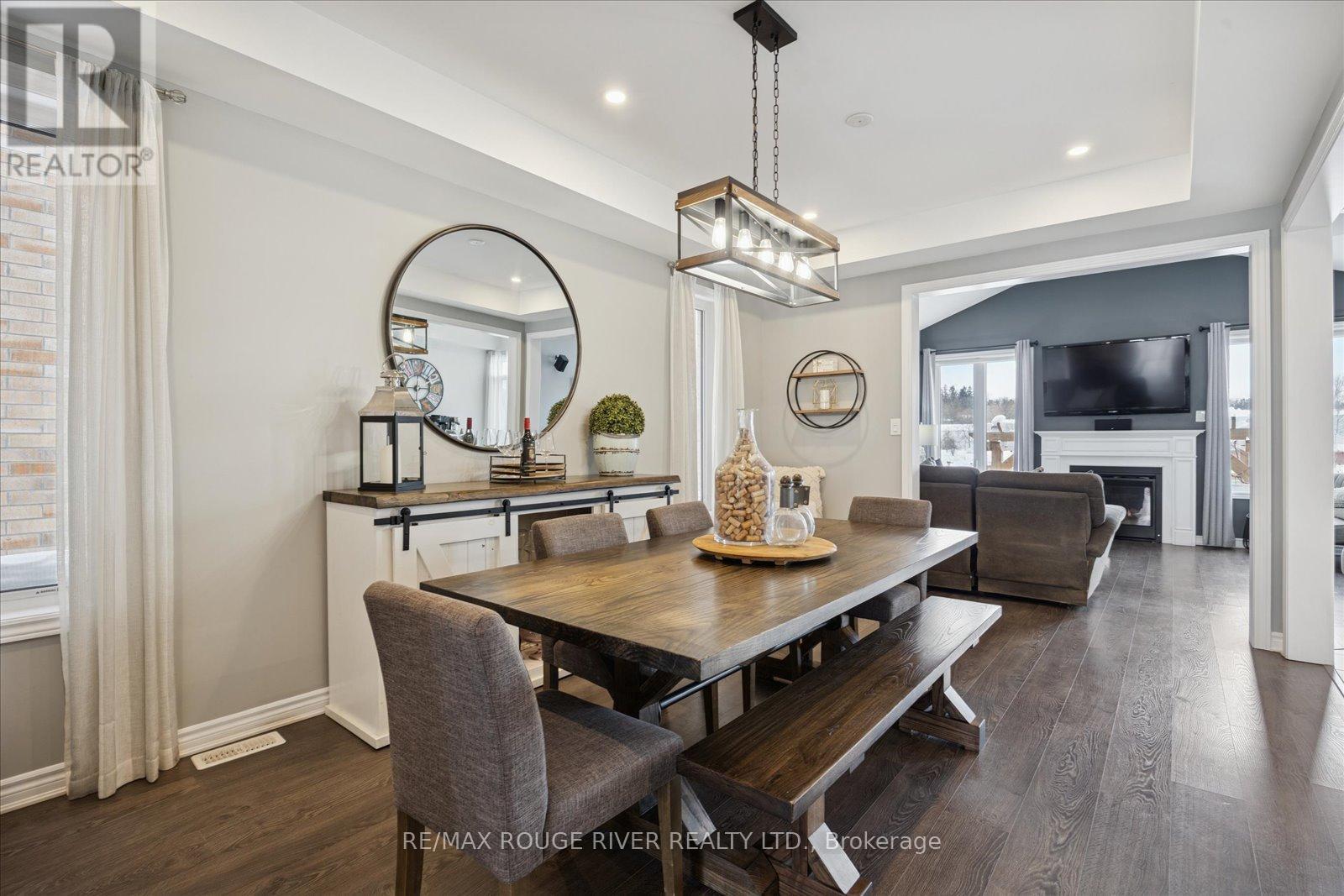 42 Doctor Archer Drive, Scugog (Port Perry), ON - Indoor Photo Showing Dining Room