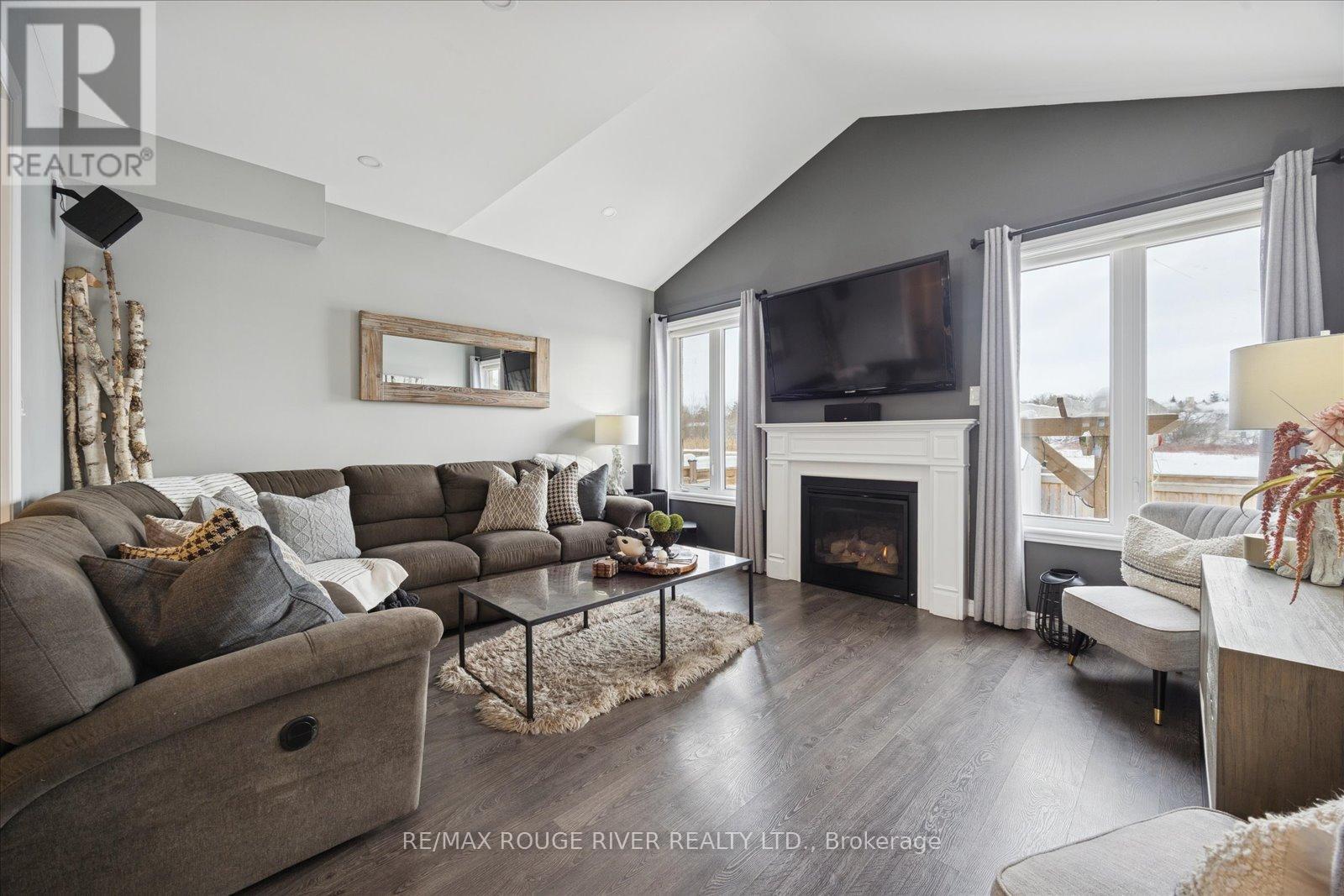 42 Doctor Archer Drive, Scugog (Port Perry), ON - Indoor Photo Showing Living Room With Fireplace