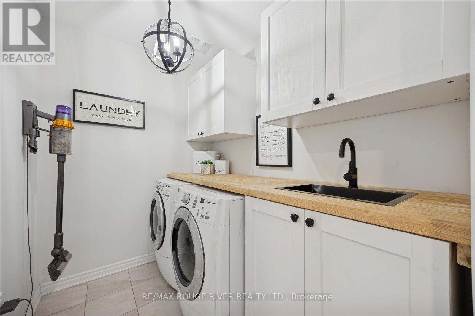 42 Doctor Archer Drive, Scugog (Port Perry), ON - Indoor Photo Showing Laundry Room