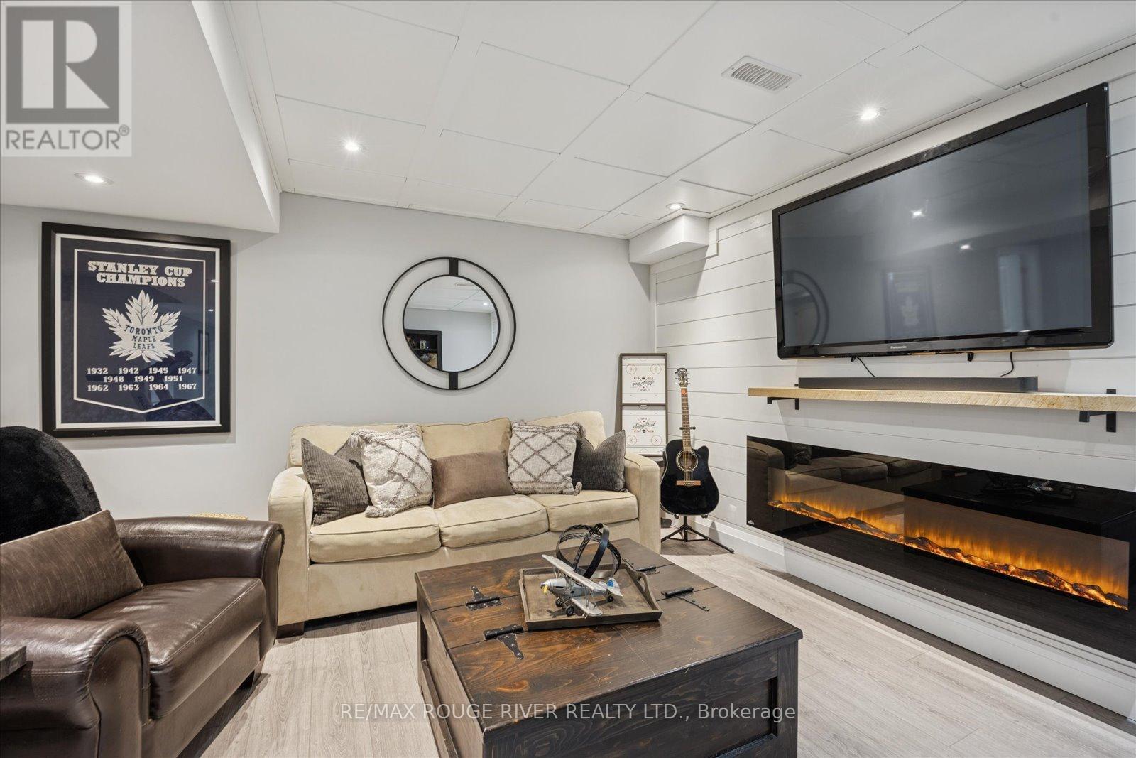 42 Doctor Archer Drive, Scugog (Port Perry), ON - Indoor Photo Showing Living Room With Fireplace