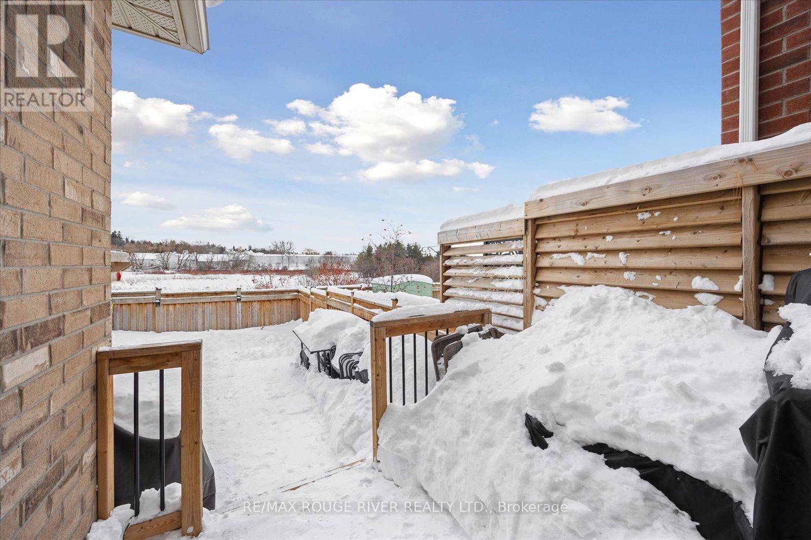 42 Doctor Archer Drive, Scugog (Port Perry), ON - Outdoor