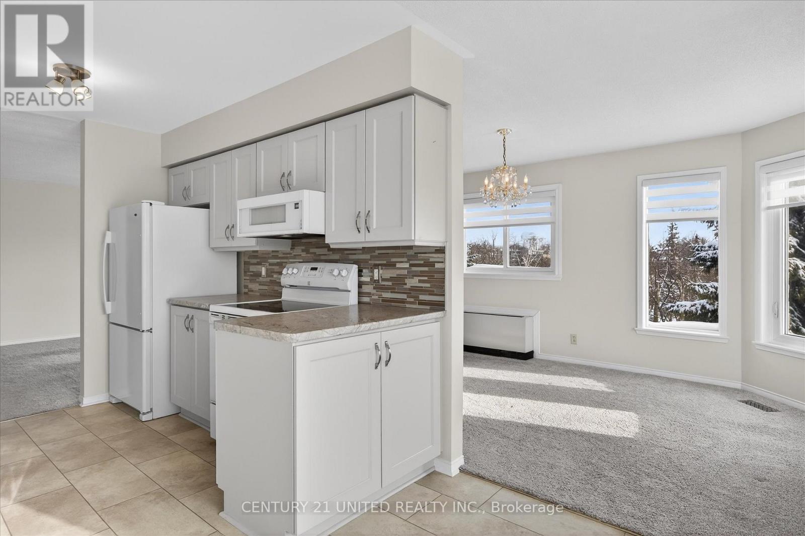 214A - 1099 Clonsilla Avenue, Peterborough (Otonabee Ward 1), ON - Indoor Photo Showing Kitchen