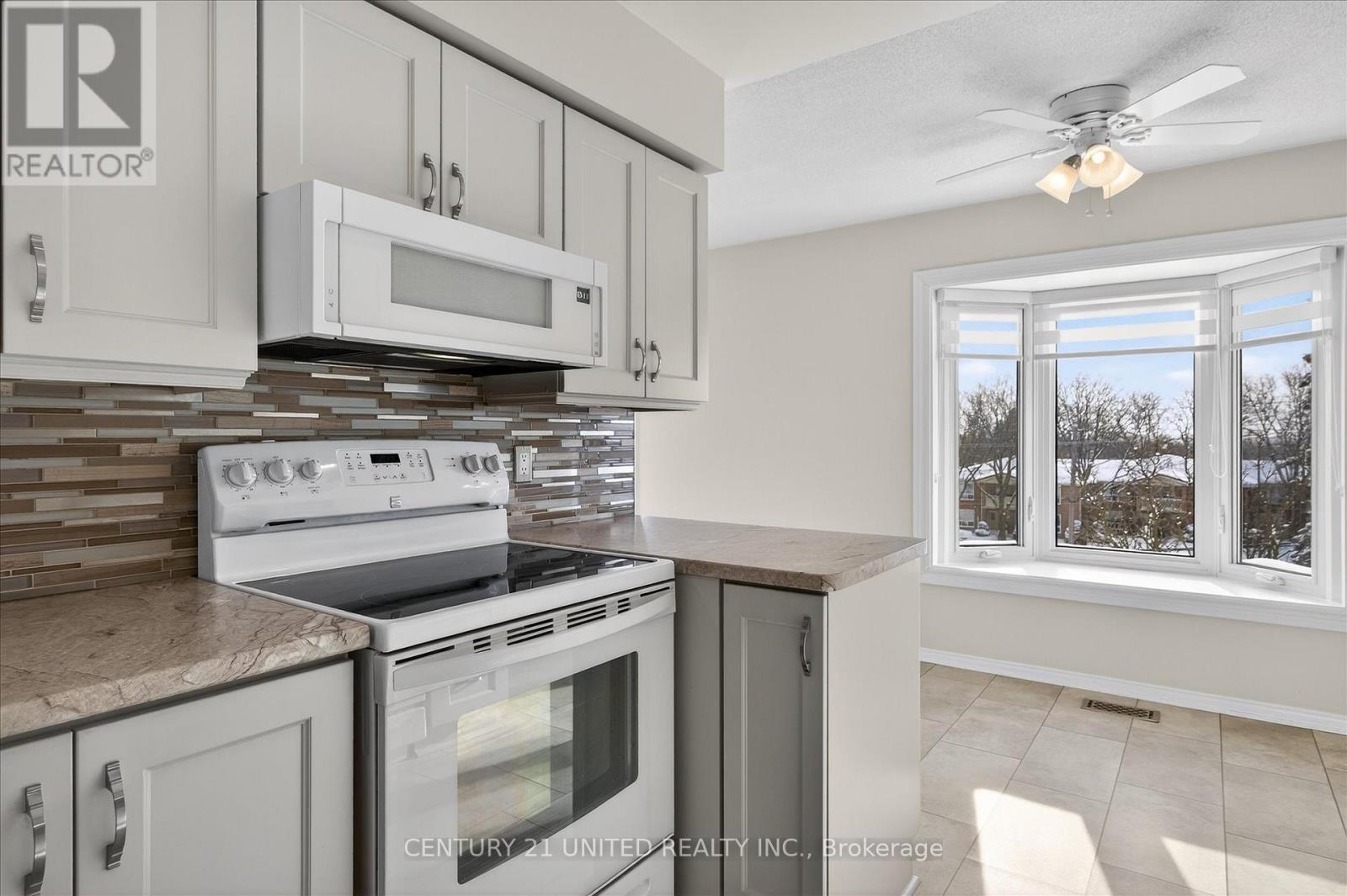 214A - 1099 Clonsilla Avenue, Peterborough (Otonabee Ward 1), ON - Indoor Photo Showing Kitchen