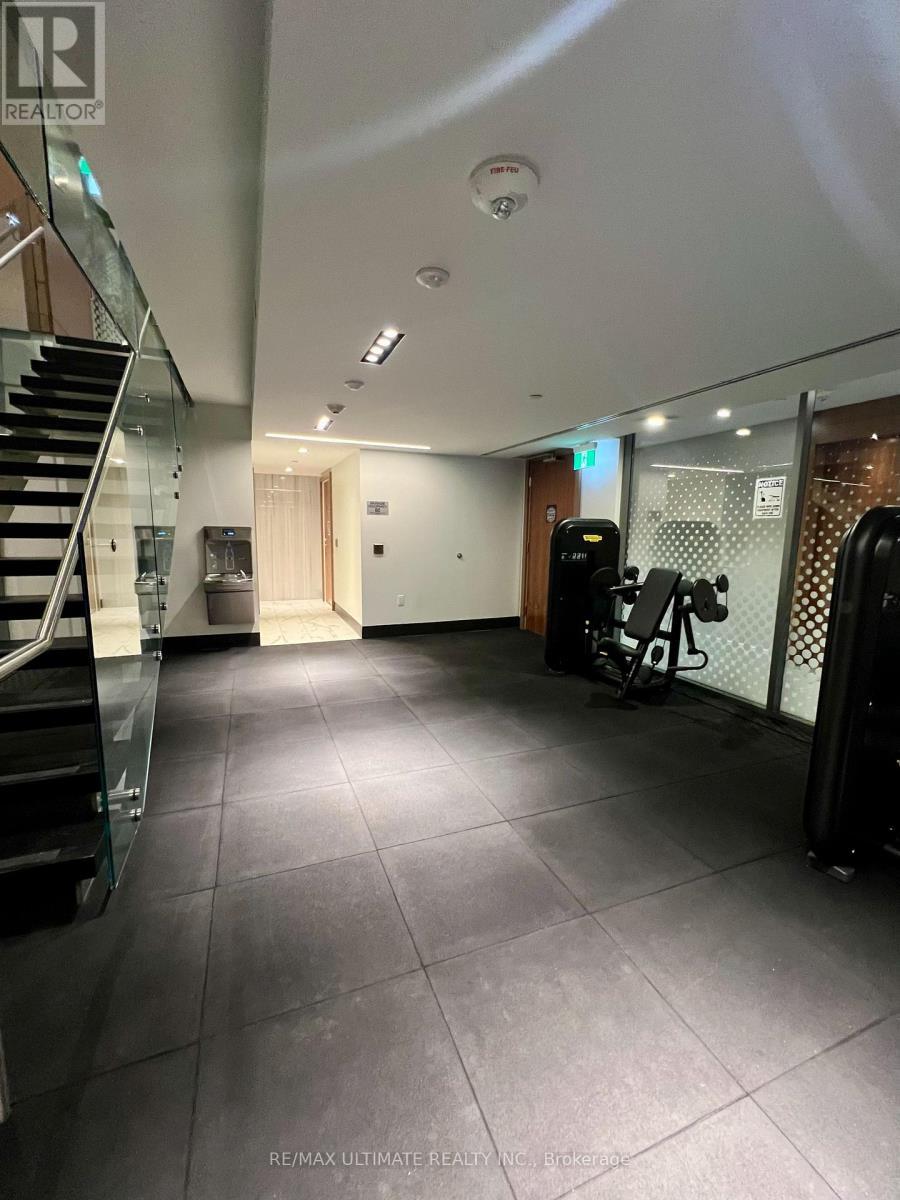 1601 - 15 Queens Quay E, Toronto, ON - Indoor Photo Showing Garage