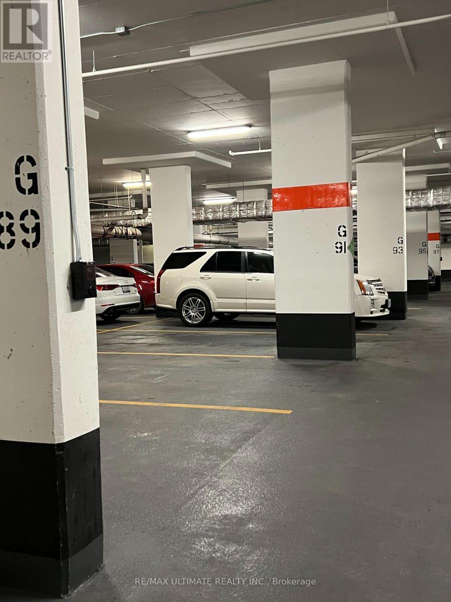 1601 - 15 Queens Quay E, Toronto, ON - Indoor Photo Showing Garage