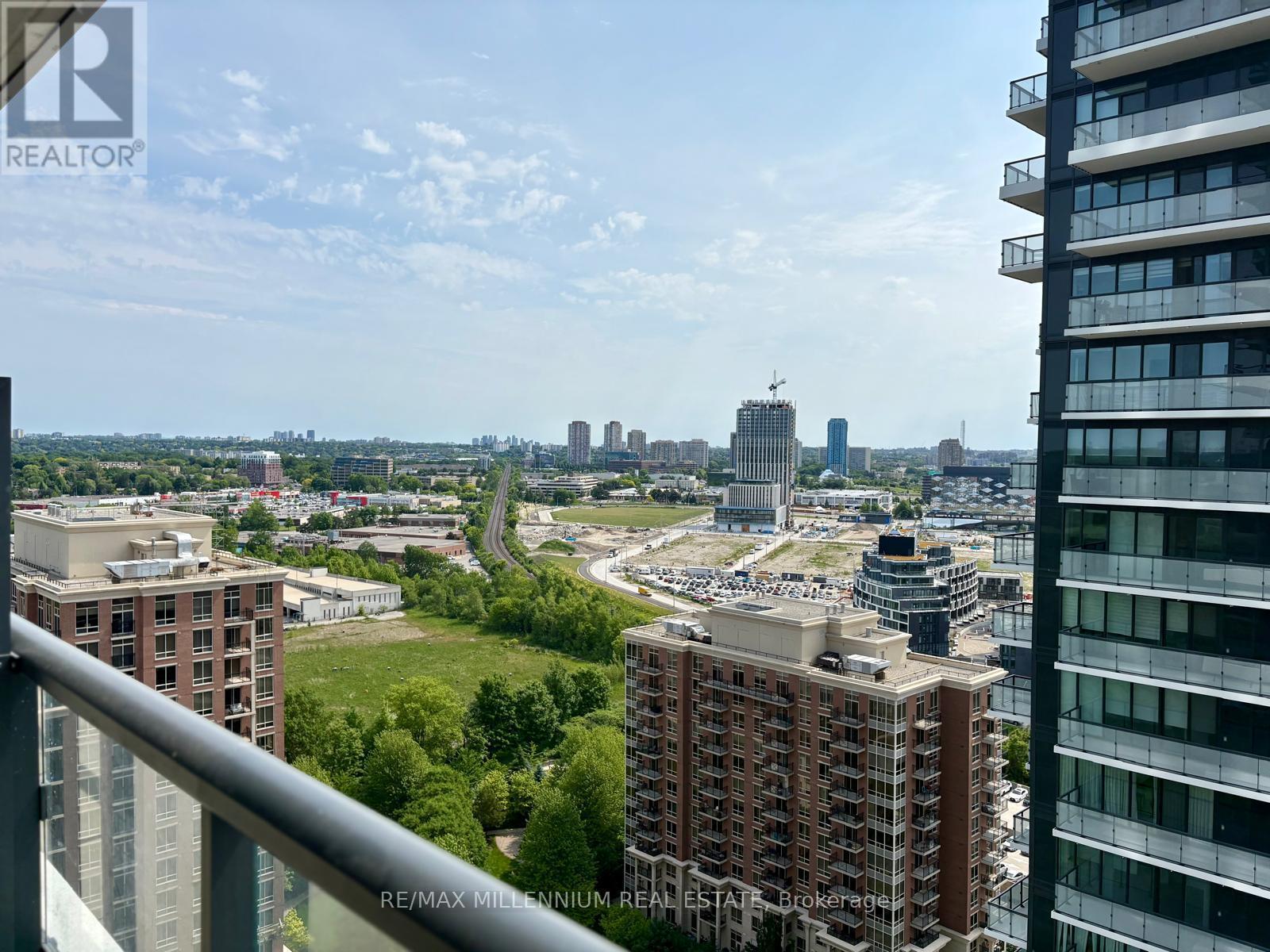2006 - 10 Inn On The Park Drive, Toronto, ON - Outdoor With View