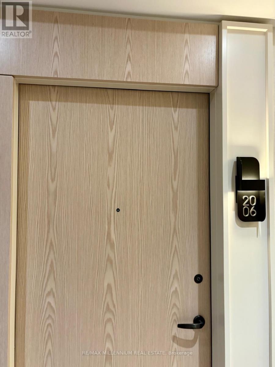 2006 - 10 Inn On The Park Drive, Toronto, ON - Indoor