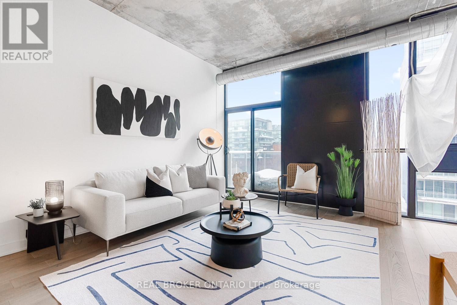 608 - 60 Bathurst Street, Toronto, ON - Indoor Photo Showing Living Room