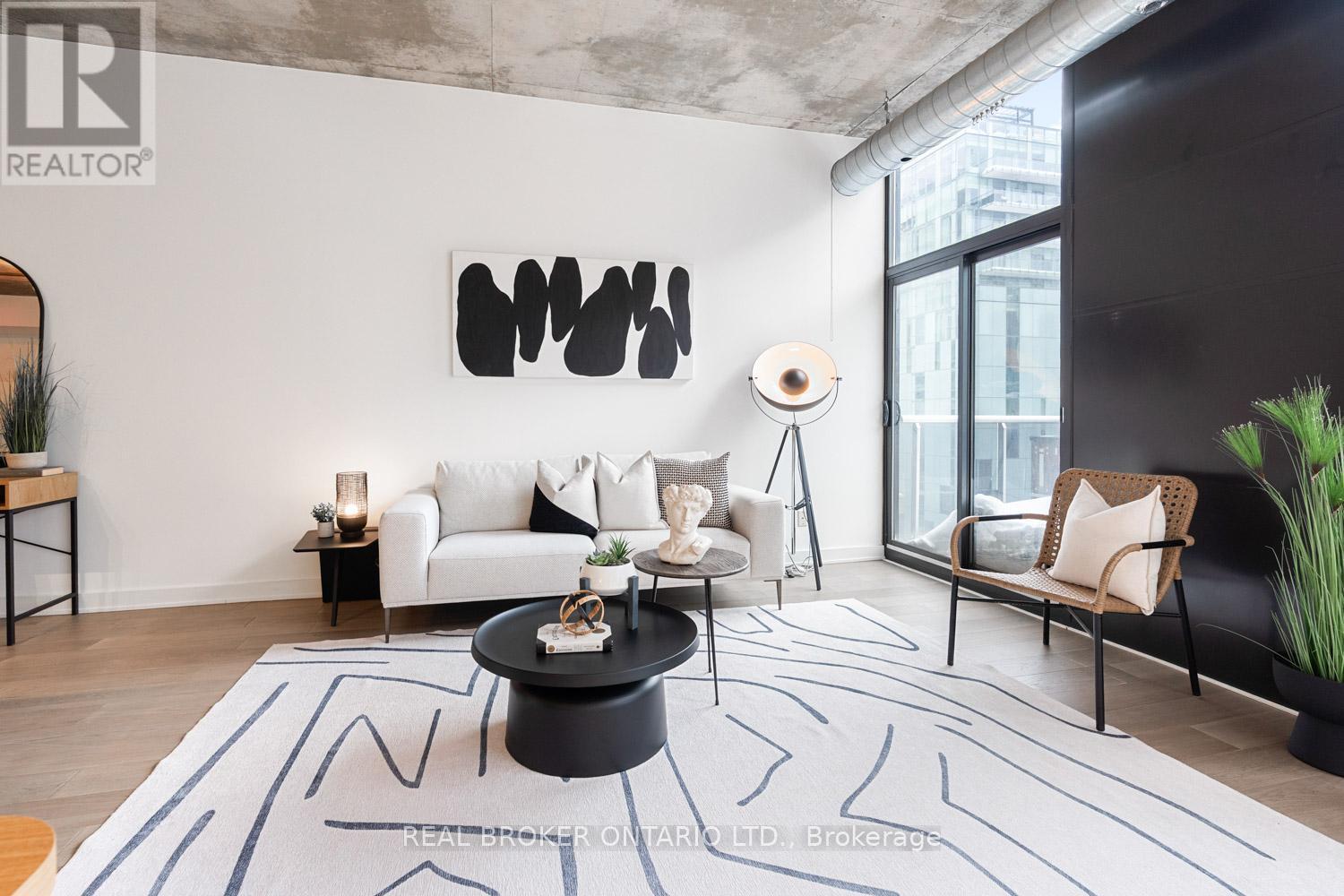 608 - 60 Bathurst Street, Toronto, ON - Indoor Photo Showing Living Room