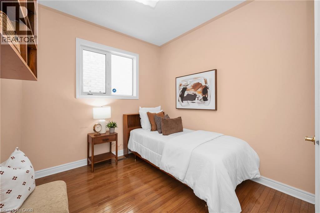 2nd Bedroom - 2546 Nichols Drive, Oakville, ON - Indoor Photo Showing Bedroom