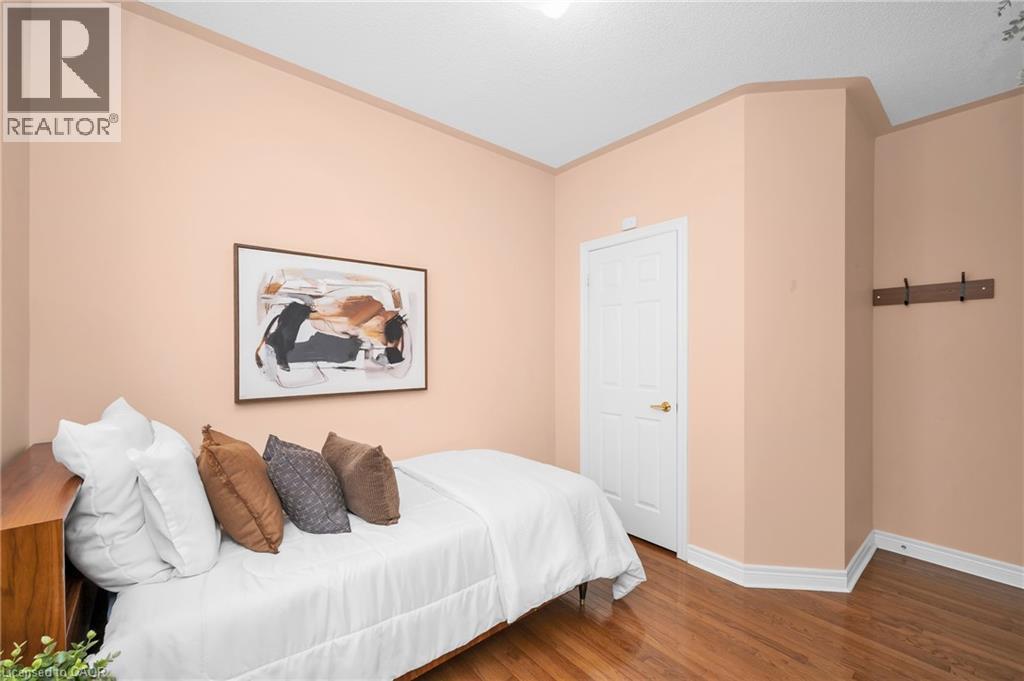 2546 Nichols Drive, Oakville, ON - Indoor Photo Showing Bedroom