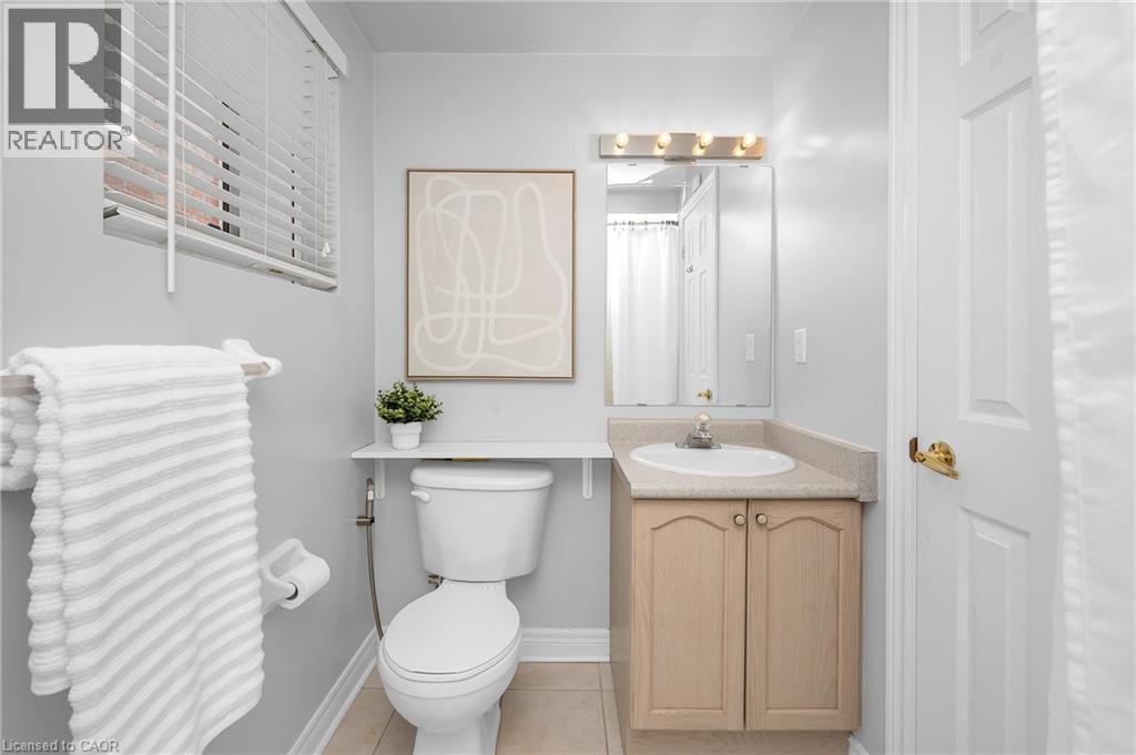 4pc Bath - 2546 Nichols Drive, Oakville, ON - Indoor Photo Showing Bathroom