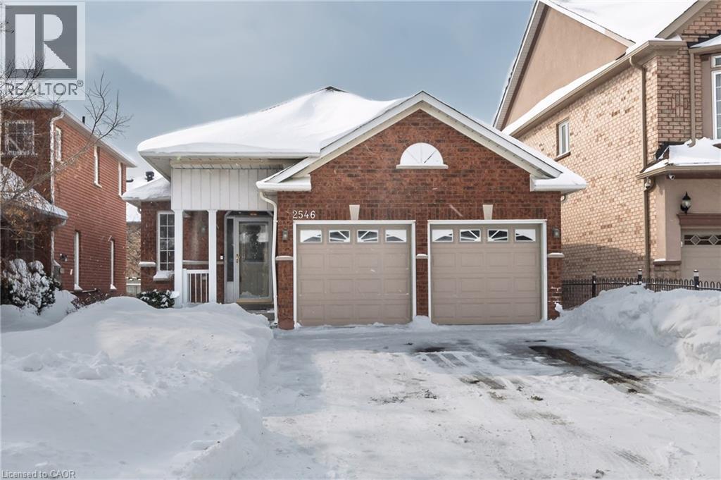 2546 Nichols Drive, Oakville, ON - Outdoor