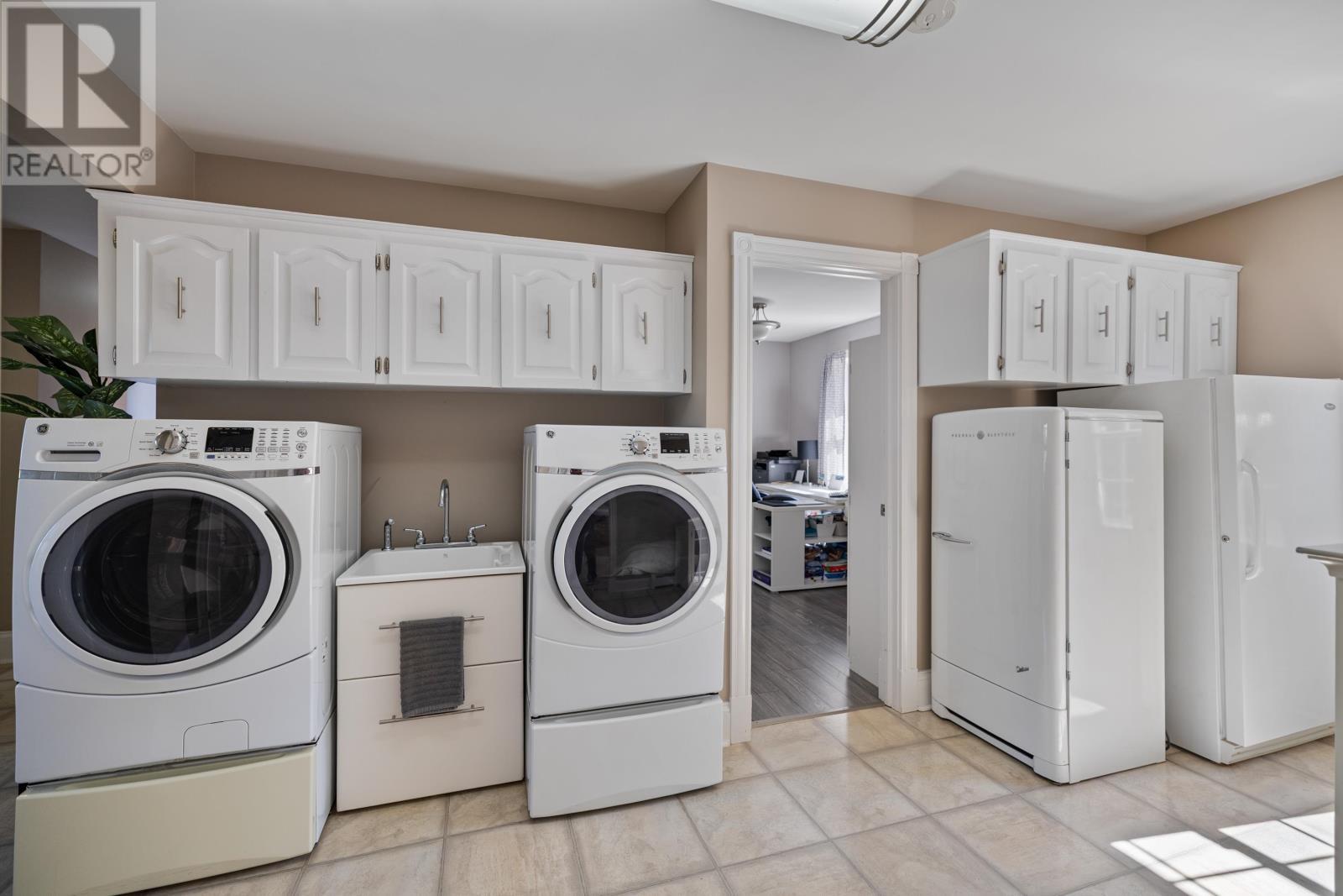 138 Cathy Drive, Cornwall, PE - Indoor Photo Showing Laundry Room