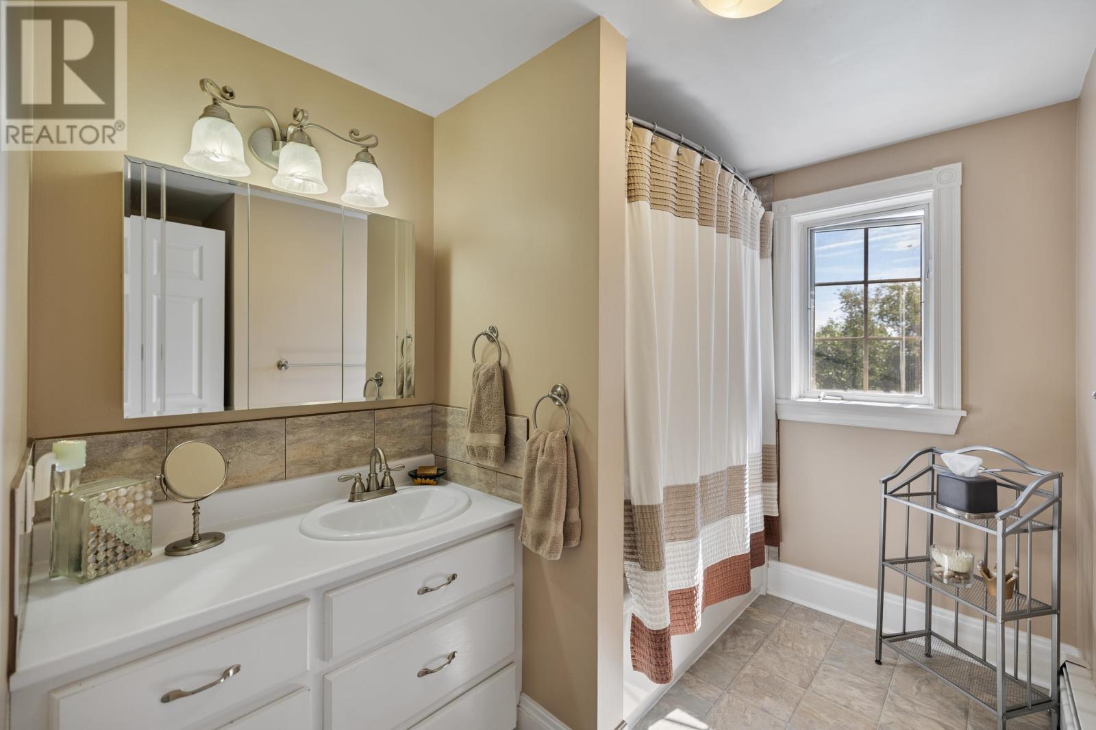 138 Cathy Drive, Cornwall, PE - Indoor Photo Showing Bathroom