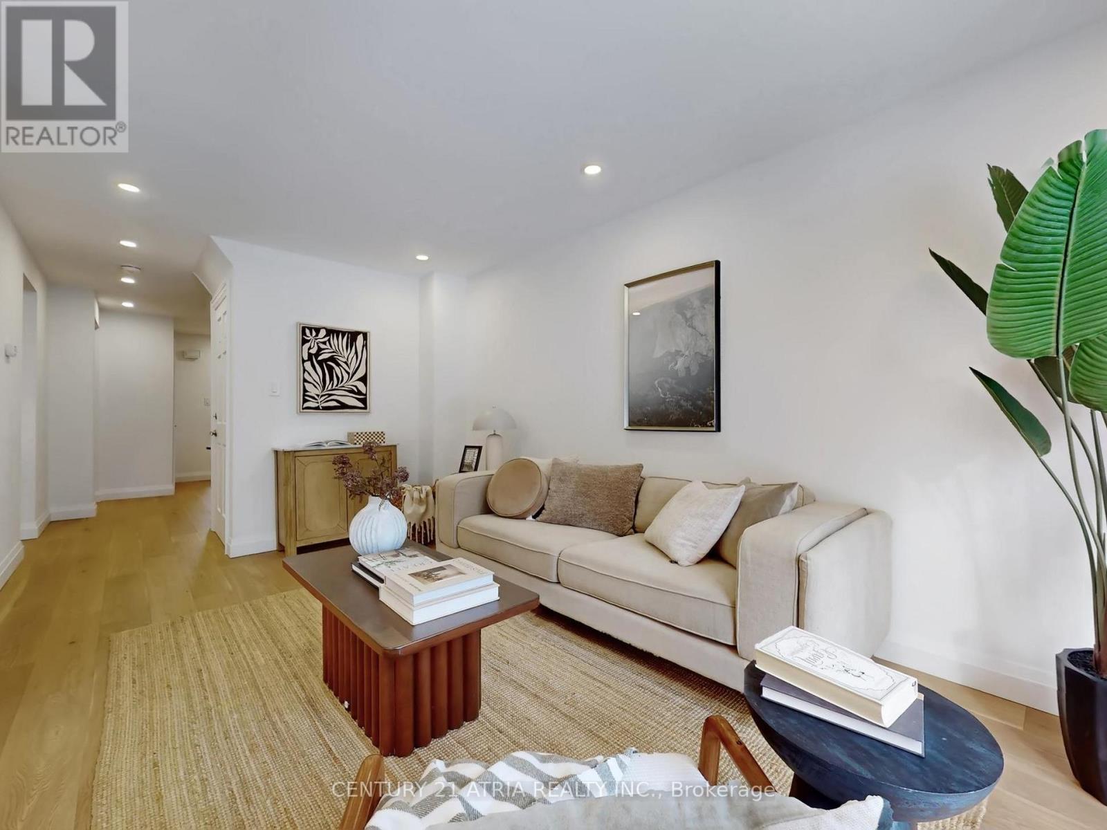 130 Major Buttons Drive, Markham, ON - Indoor Photo Showing Living Room