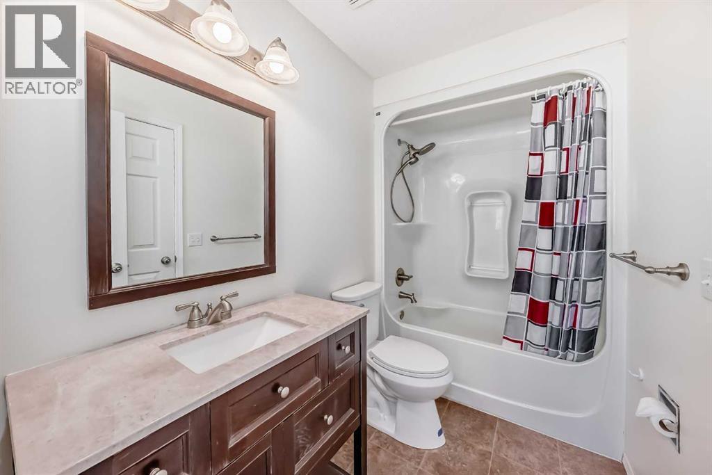 9875 Hidden Valley Drive Nw, Calgary, AB - Indoor Photo Showing Bathroom