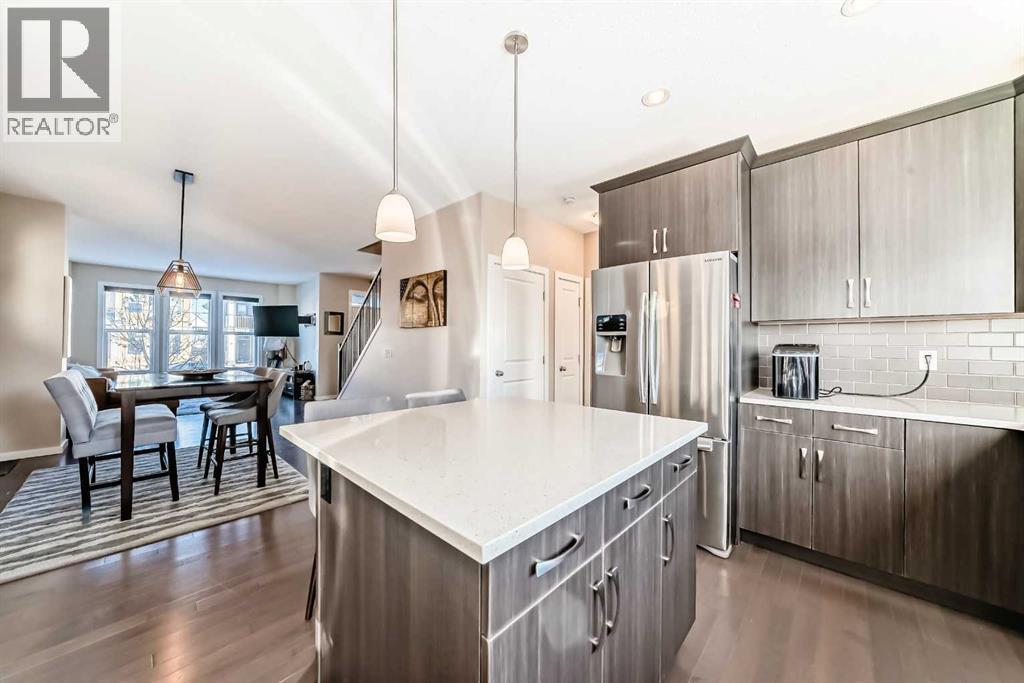 77 Marquis Common Se, Calgary, AB - Indoor Photo Showing Kitchen With Upgraded Kitchen