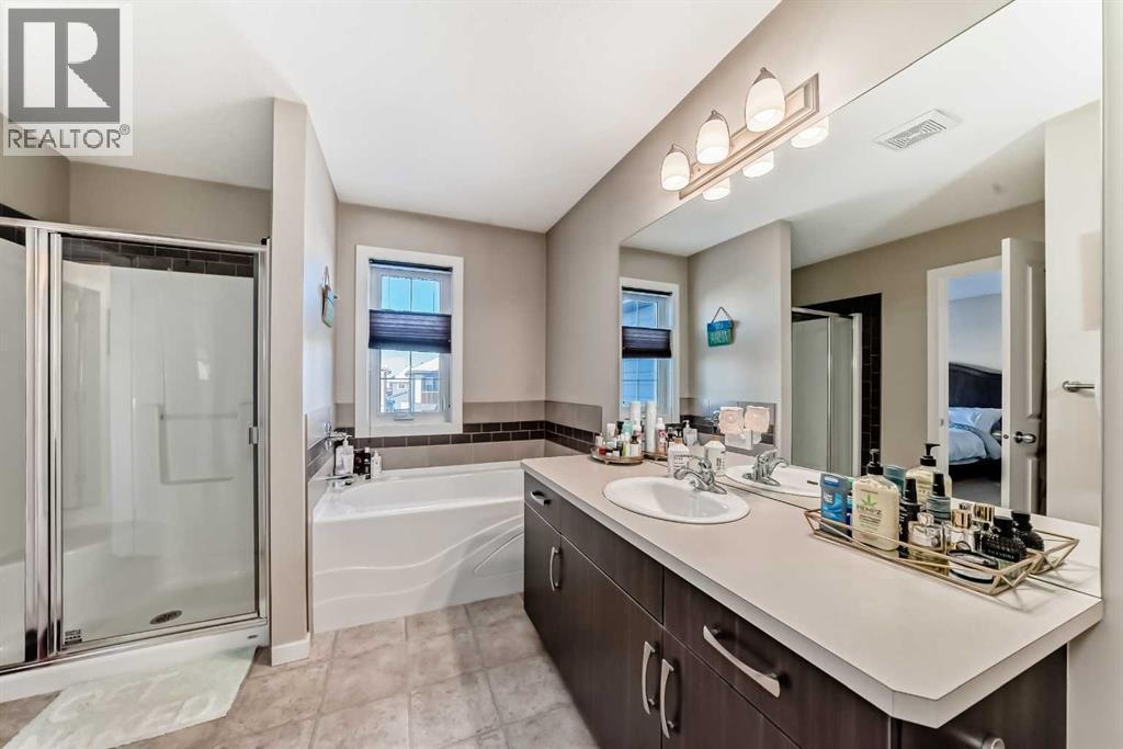 77 Marquis Common Se, Calgary, AB - Indoor Photo Showing Bathroom