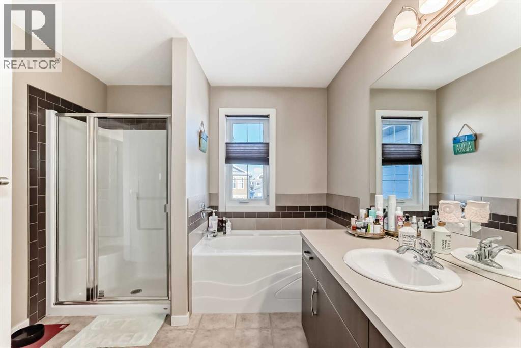 77 Marquis Common Se, Calgary, AB - Indoor Photo Showing Bathroom