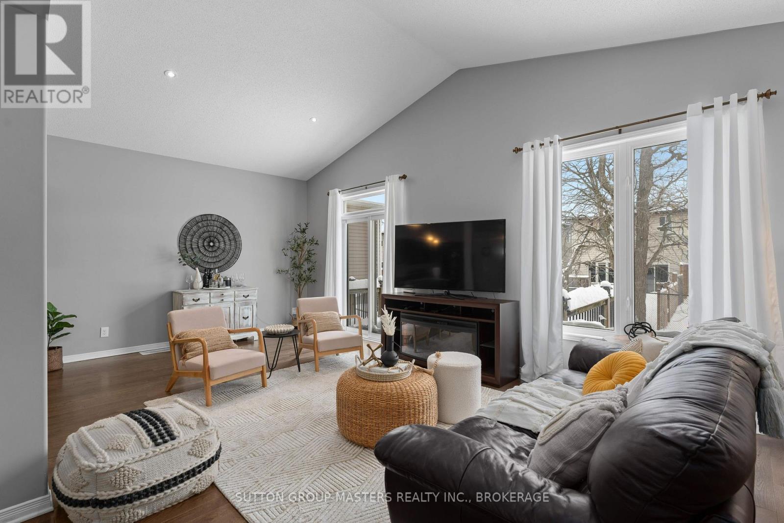 1606 Crimson Crescent, Kingston (City Northwest), ON - Indoor Photo Showing Living Room