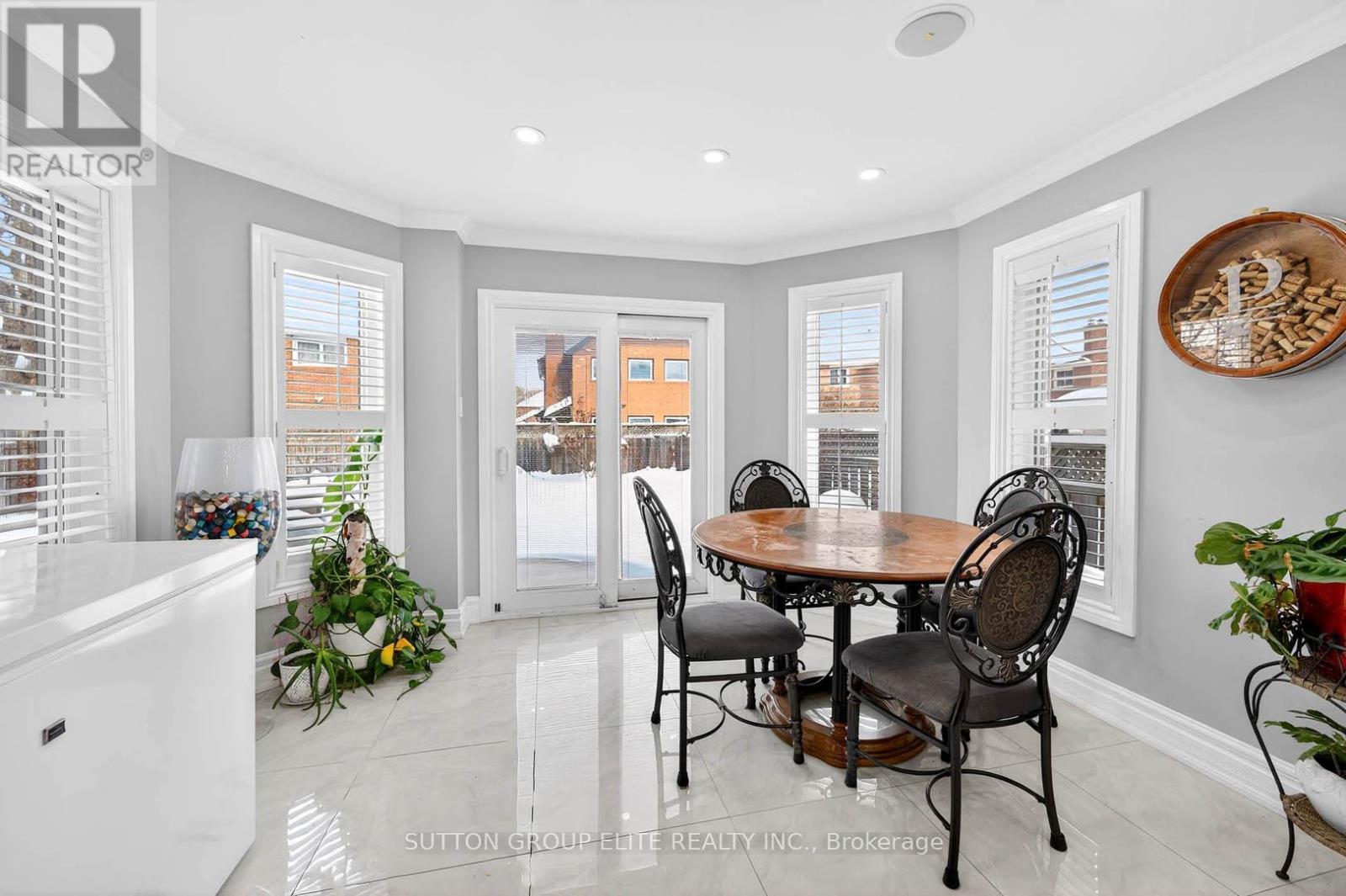 5204 Swiftcurrent Trail, Mississauga, ON - Indoor Photo Showing Dining Room