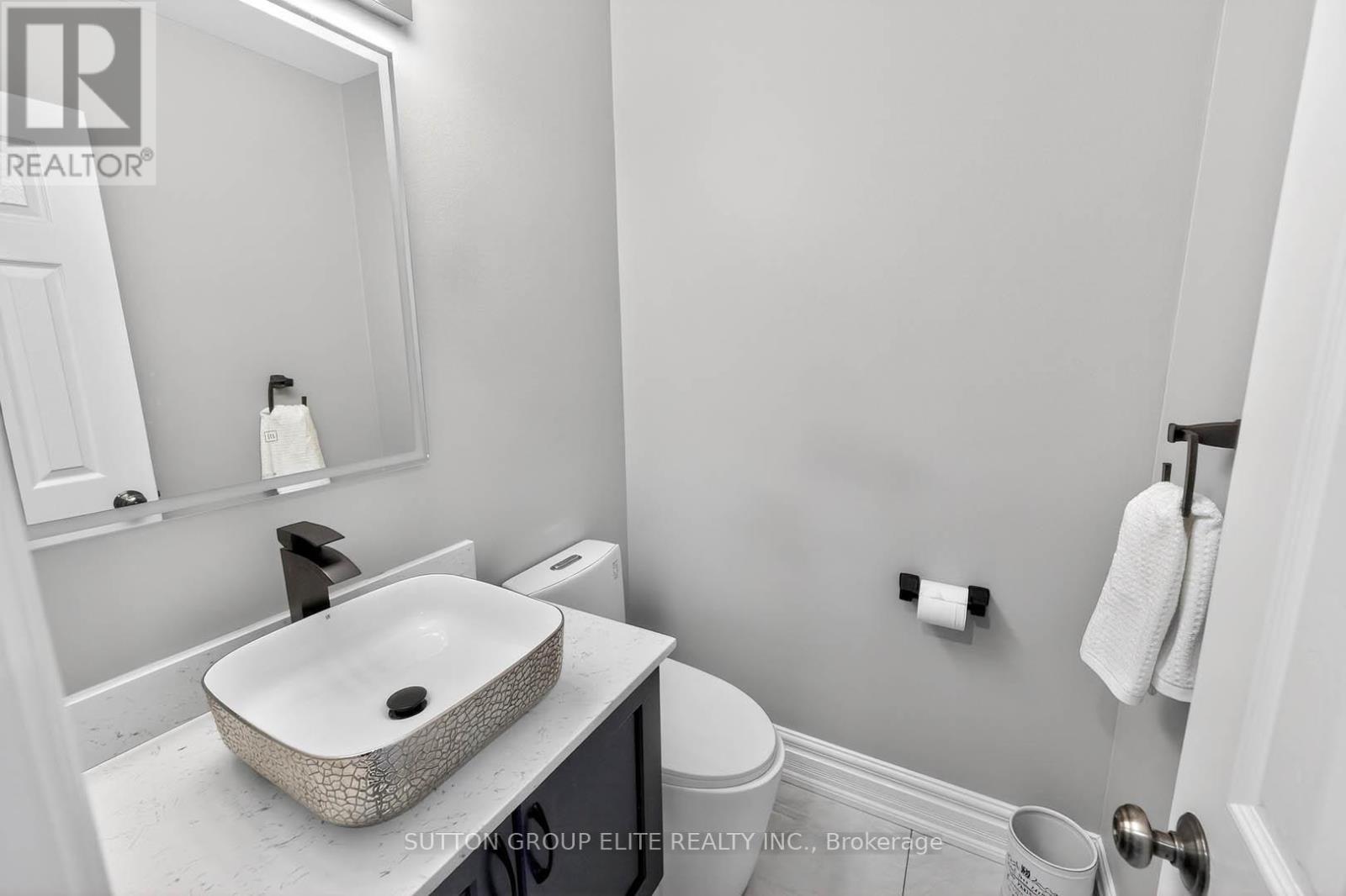 5204 Swiftcurrent Trail, Mississauga, ON - Indoor Photo Showing Bathroom