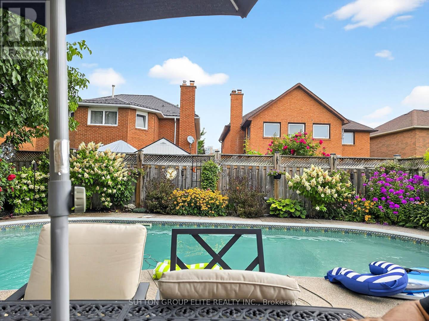 5204 Swiftcurrent Trail, Mississauga, ON - Outdoor With In Ground Pool