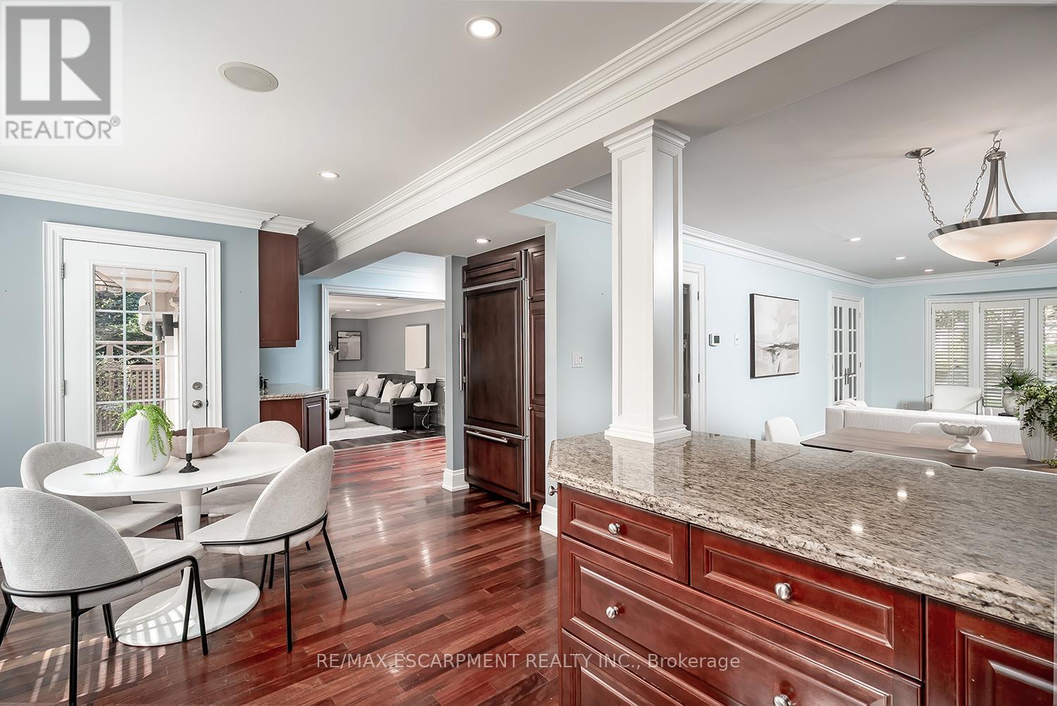 2428 Lakeshore Road, Burlington, ON - Indoor Photo Showing Dining Room