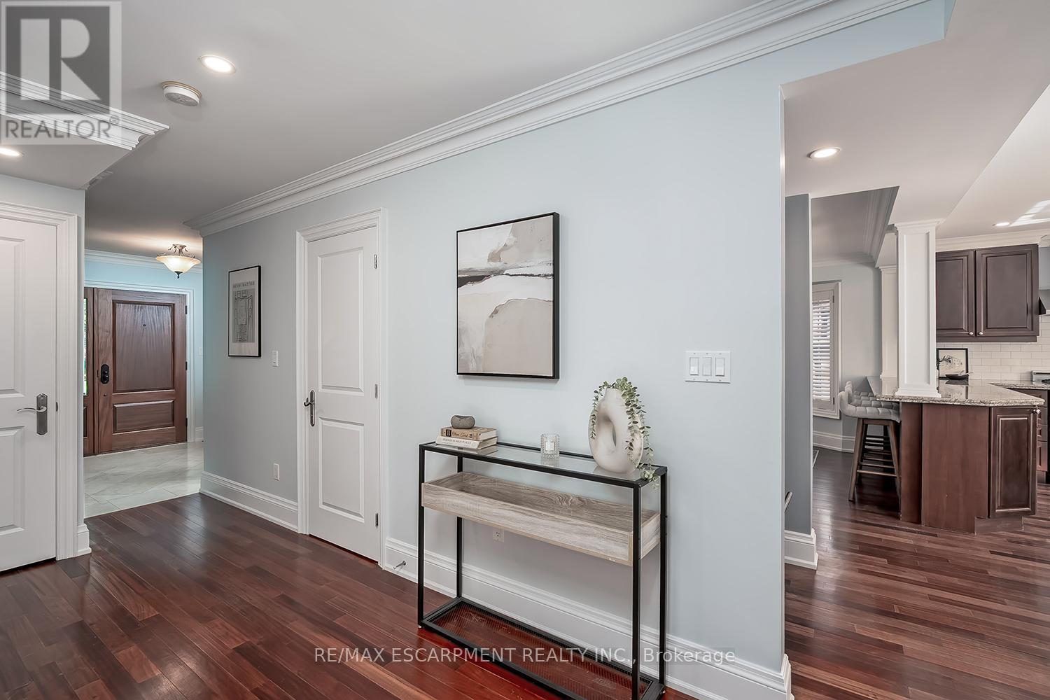 2428 Lakeshore Road, Burlington, ON - Indoor Photo Showing Other Room