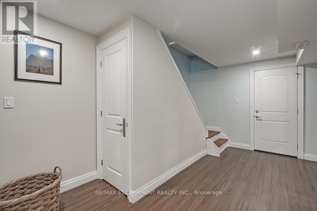 2428 Lakeshore Road, Burlington, ON - Indoor Photo Showing Other Room