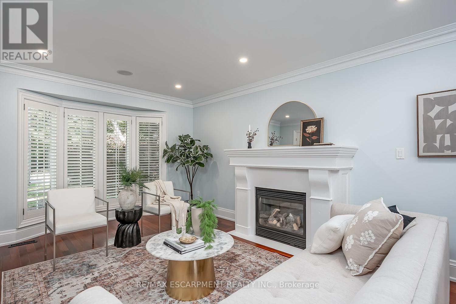 2428 Lakeshore Road, Burlington, ON - Indoor Photo Showing Living Room With Fireplace