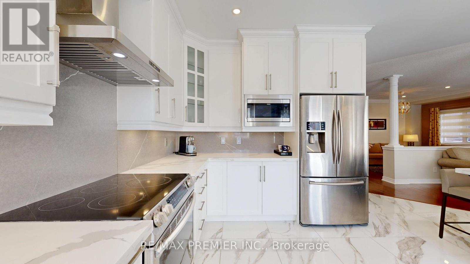 11 Charger Lane, Brampton, ON - Indoor Photo Showing Kitchen With Stainless Steel Kitchen With Upgraded Kitchen