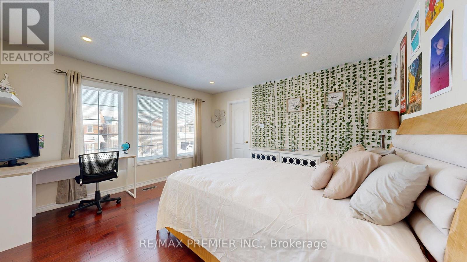 11 Charger Lane, Brampton, ON - Indoor Photo Showing Bedroom