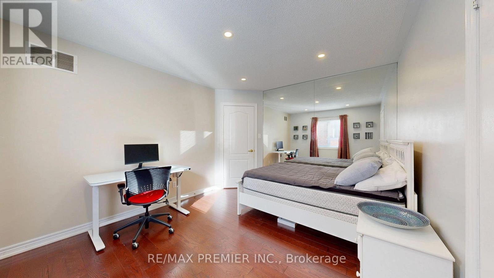 11 Charger Lane, Brampton, ON - Indoor Photo Showing Bedroom