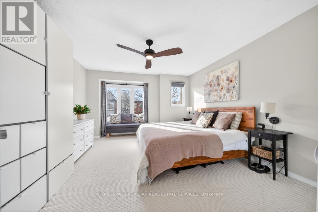 702 - 895 Maple Avenue, Burlington, ON - Indoor Photo Showing Bedroom