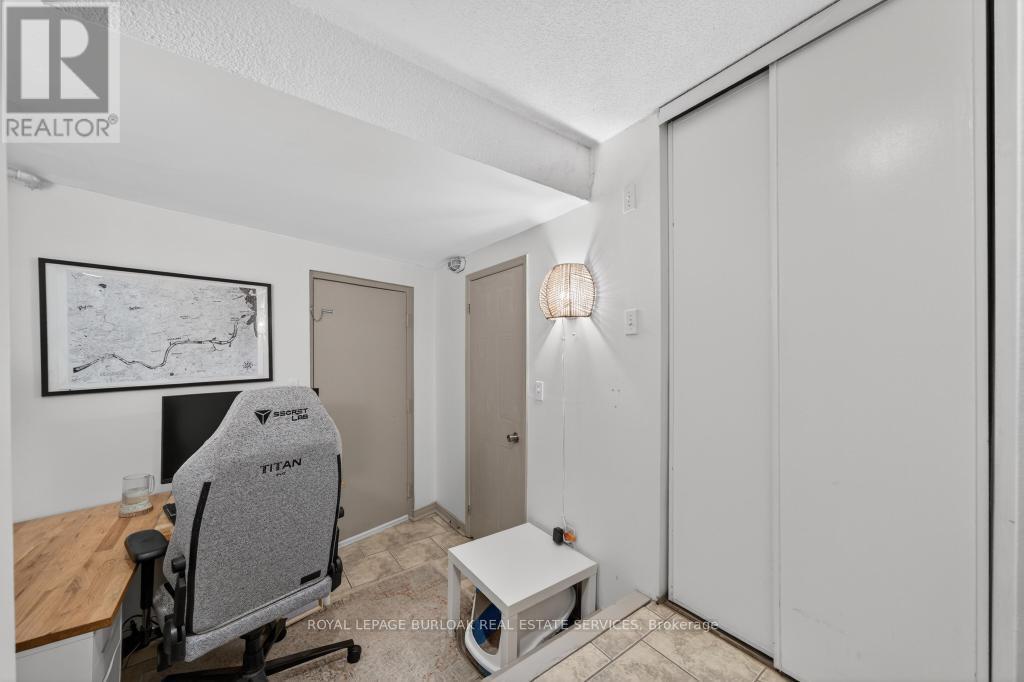 702 - 895 Maple Avenue, Burlington, ON - Indoor