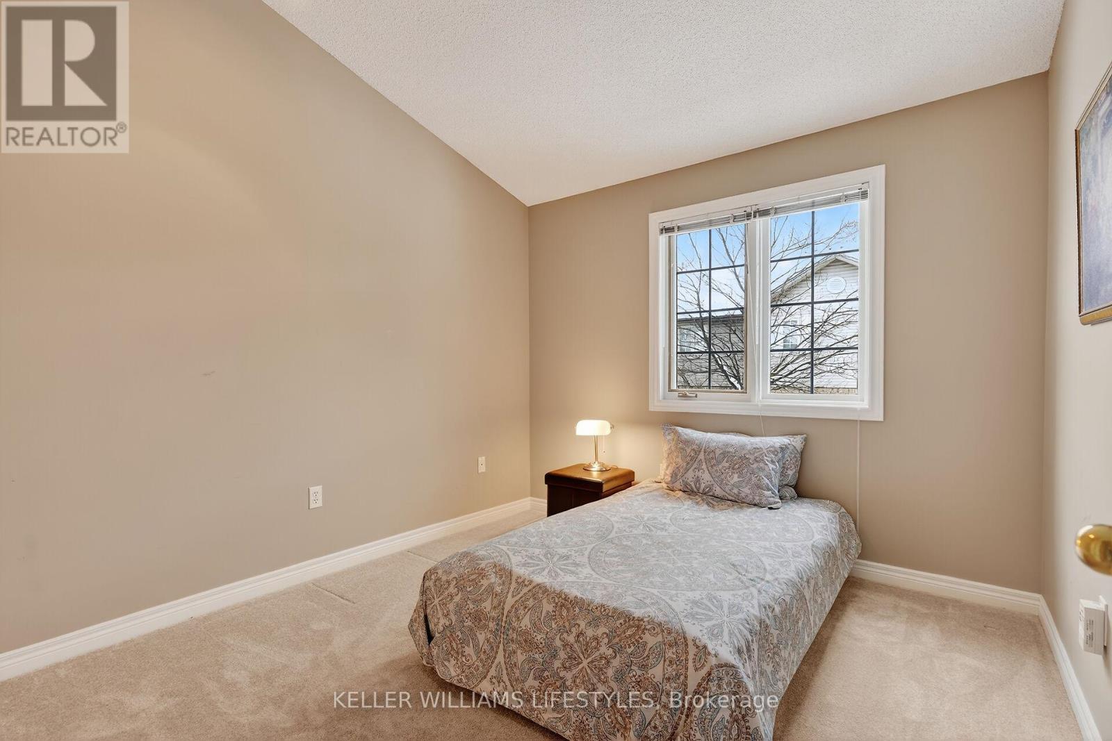 30 - 519 Riverside Drive, London North (North P), ON - Indoor Photo Showing Bedroom