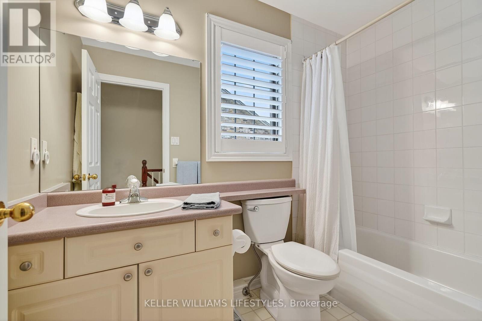 30 - 519 Riverside Drive, London North (North P), ON - Indoor Photo Showing Bathroom