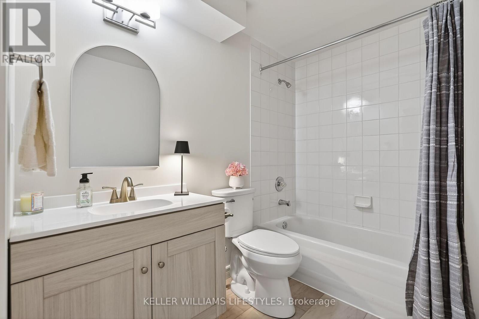 30 - 519 Riverside Drive, London North (North P), ON - Indoor Photo Showing Bathroom