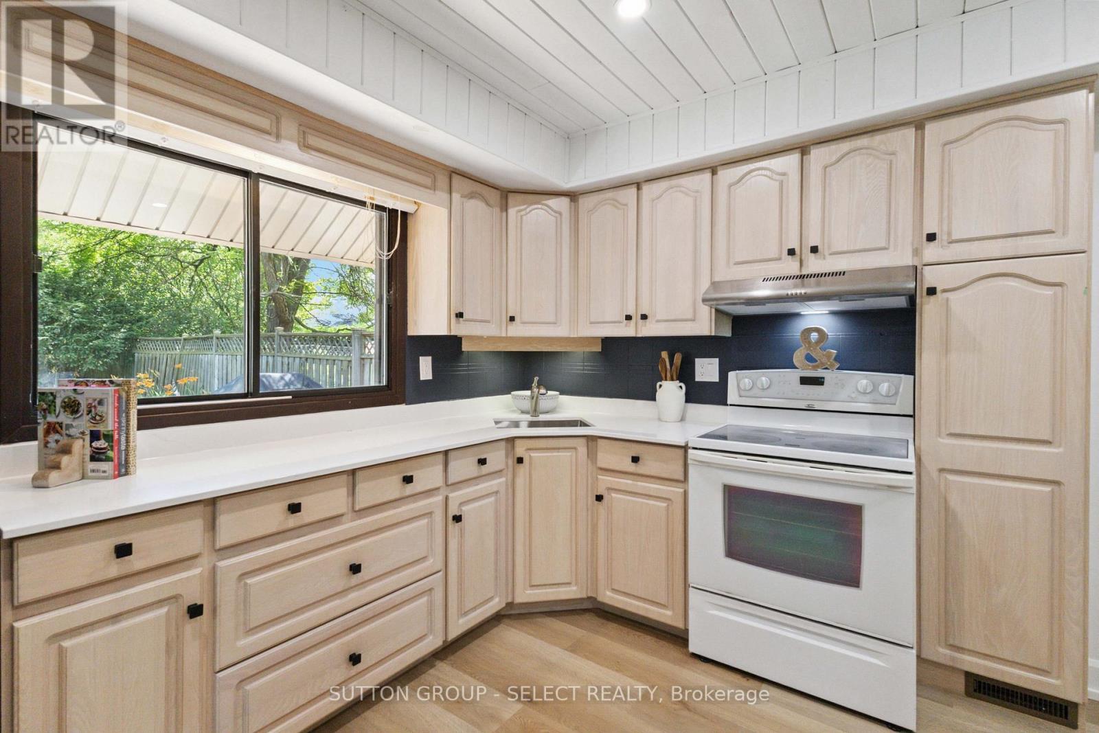 770 Galloway Crescent, London South (South O), ON - Indoor Photo Showing Kitchen