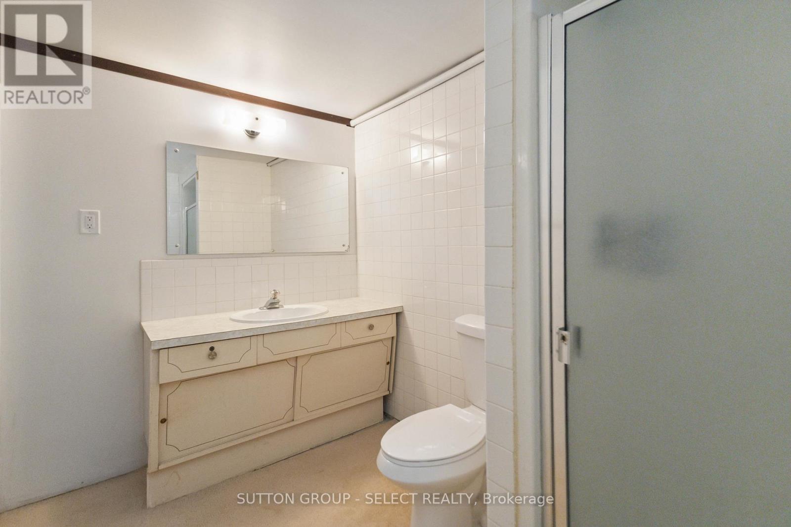 770 Galloway Crescent, London South (South O), ON - Indoor Photo Showing Bathroom