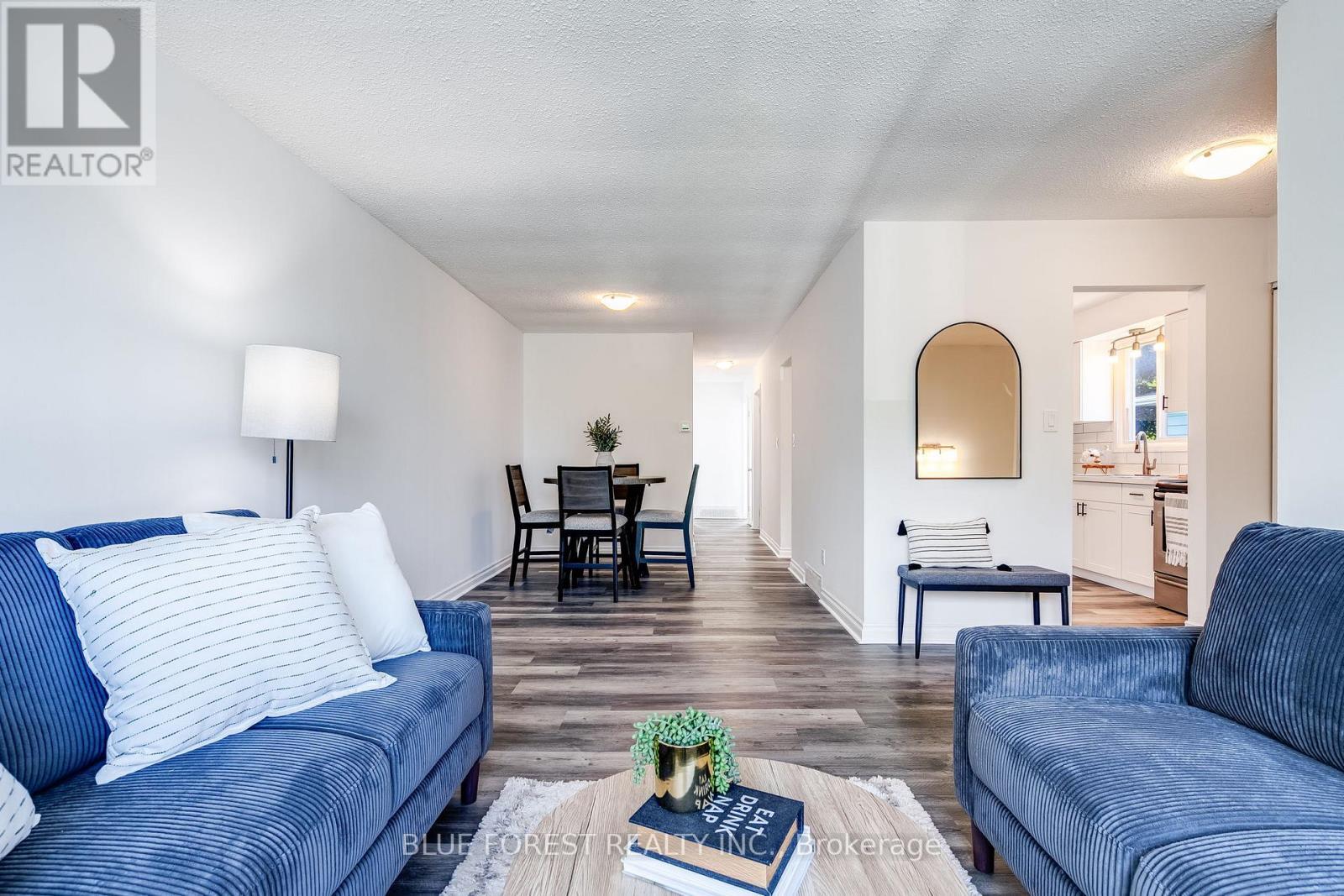 69 Bridlepath Road, Chatham-Kent (Wallaceburg), ON - Indoor Photo Showing Living Room